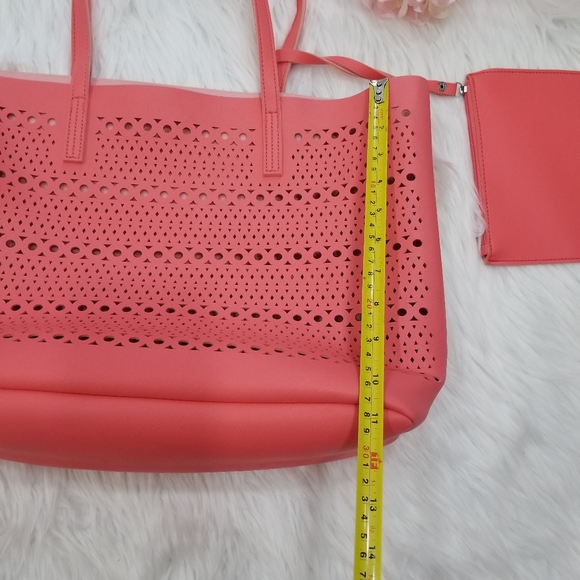 Coral Shoulder Bag with Wallet. - Picture 14 of 16